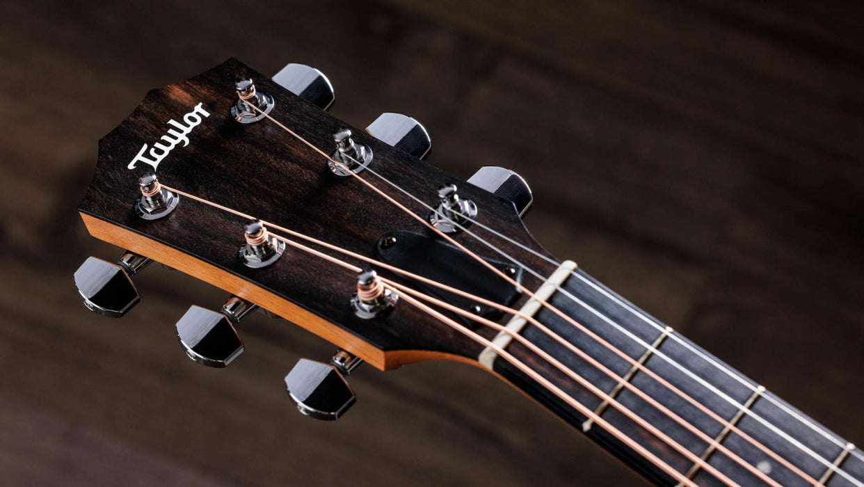 Taylor 212ce Grand Concert Acoustic Electric Guitar