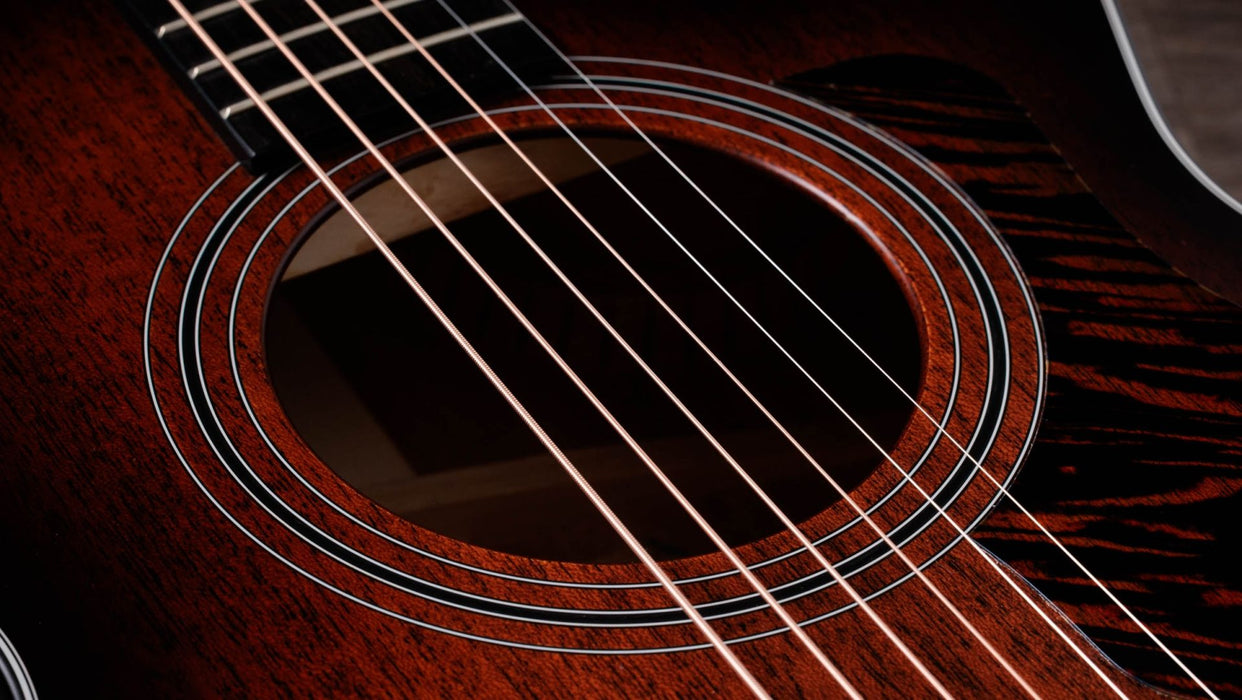 Taylor 322ce Grand Concert Acoustic Electric