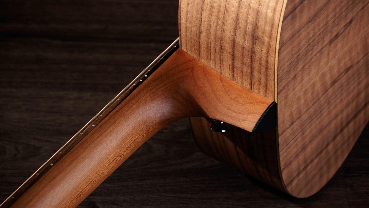 Taylor Academy 22e Walnut Top / Walnut Back and Sides Acoustic Electric Guitar