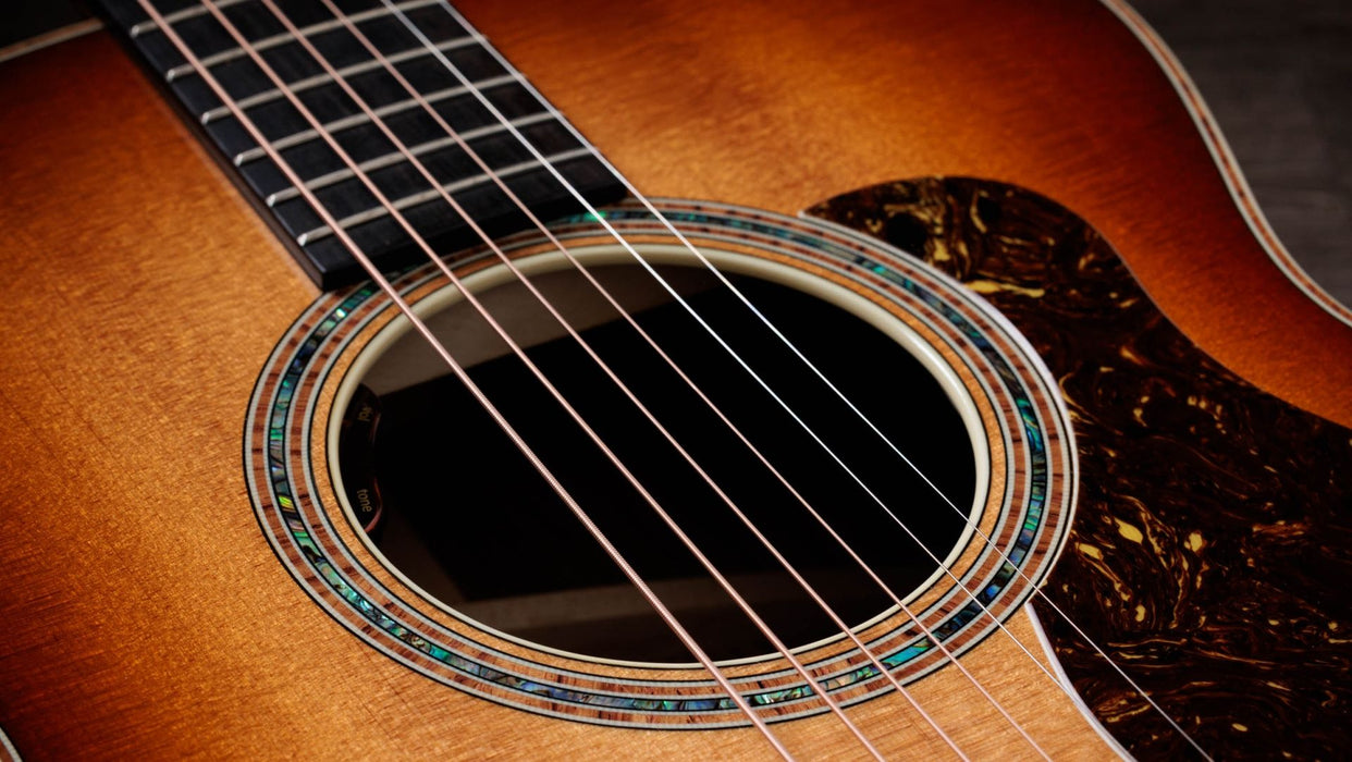 Taylor Gold Label 814e Spruce / Rosewood Super Auditorium Acoustic Electric Guitar - Sunburst