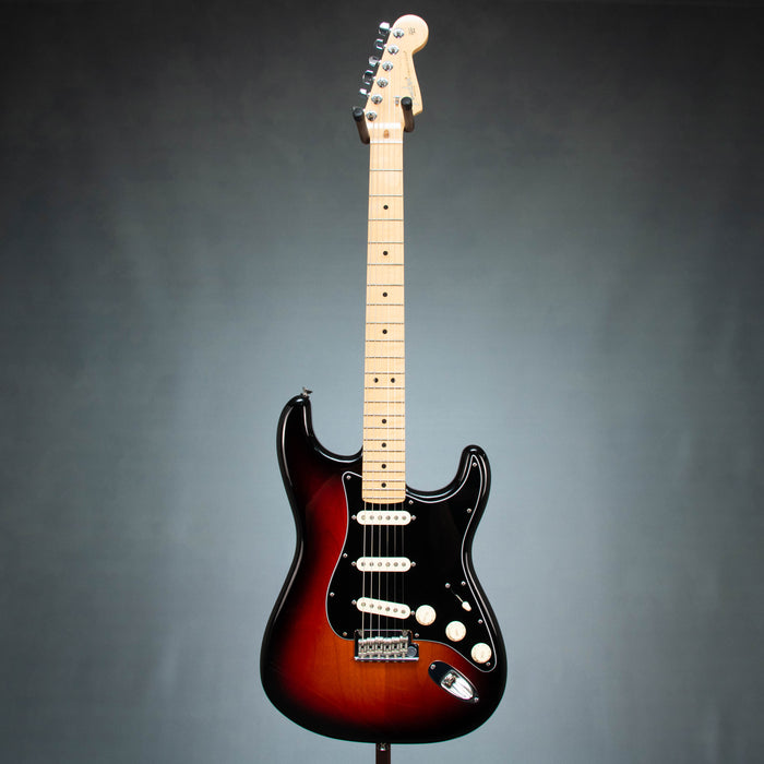Fender American Standard Stratocaster w/Case - 3-Colour Sunburst - Preowned
