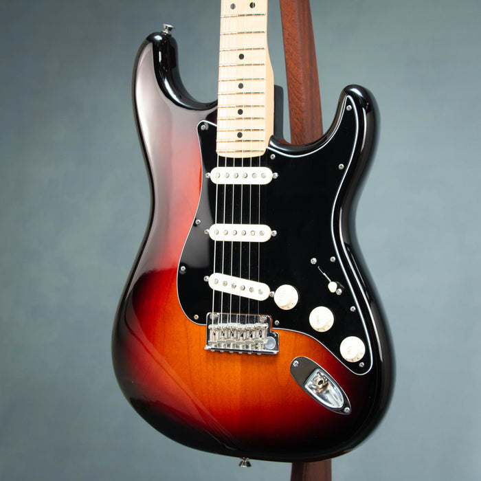 Fender American Standard Stratocaster w/Case - 3-Colour Sunburst - Preowned