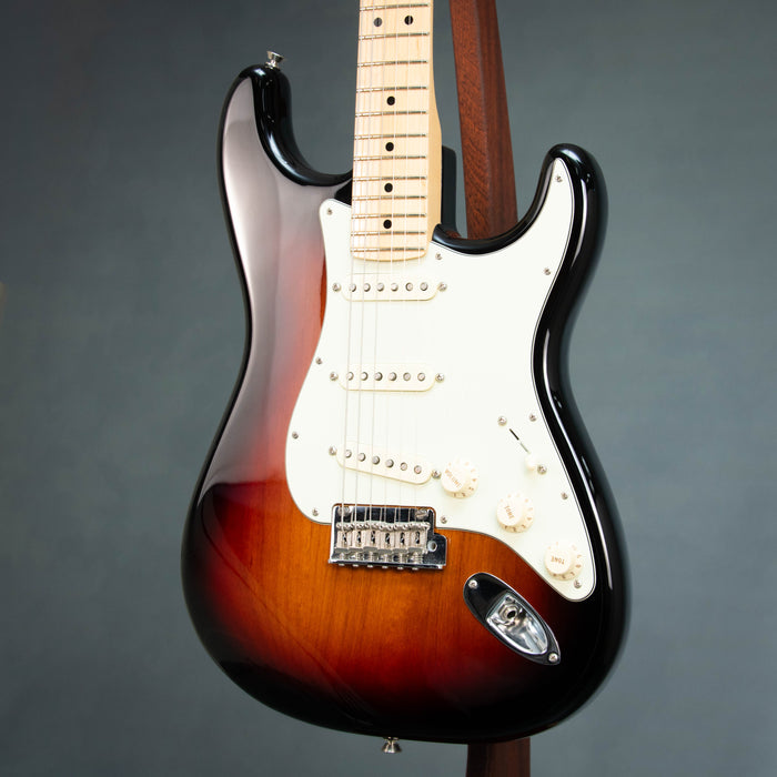 Fender American Professional Stratocaster w/Case - 3 Tone Sunburst - Preowned