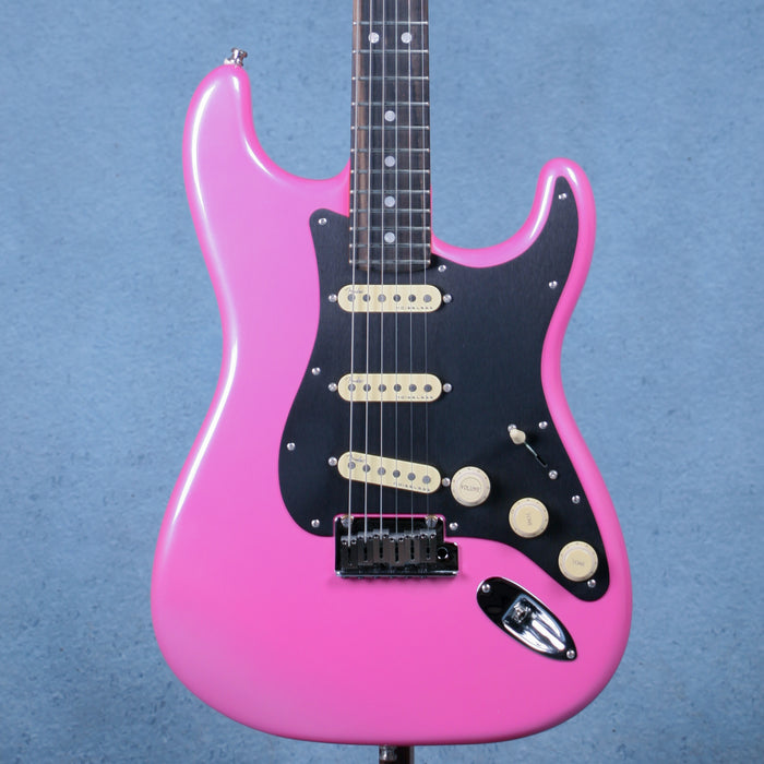 Fender FSR American Ultra Stratocaster w/Case - Bubblegum Pink - Preowned